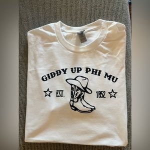Phi mu t shirt size medium